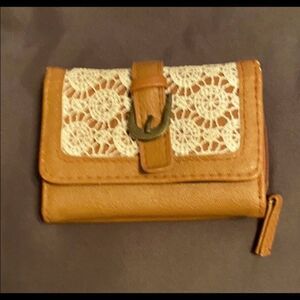 🍒5-$50 Clair’s Brown Wallet w/ white Lace
Super Cute
Like New